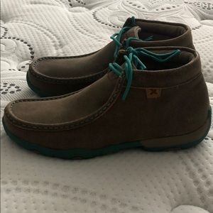 Women’s twisted x shoes. Size 7